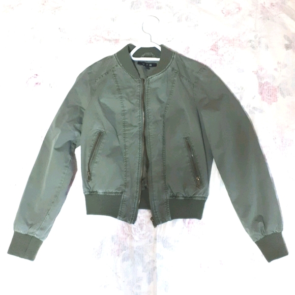 Green Jacket - Picture 1 of 4
